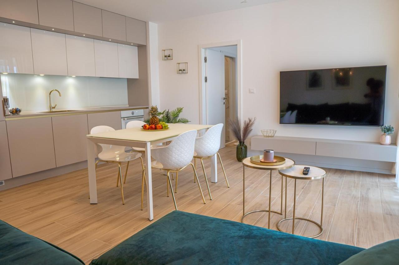 Golden Luxury Apartment Split Exterior photo